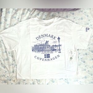 🦋NWT🦋 White Copenhagen Graphic Tee